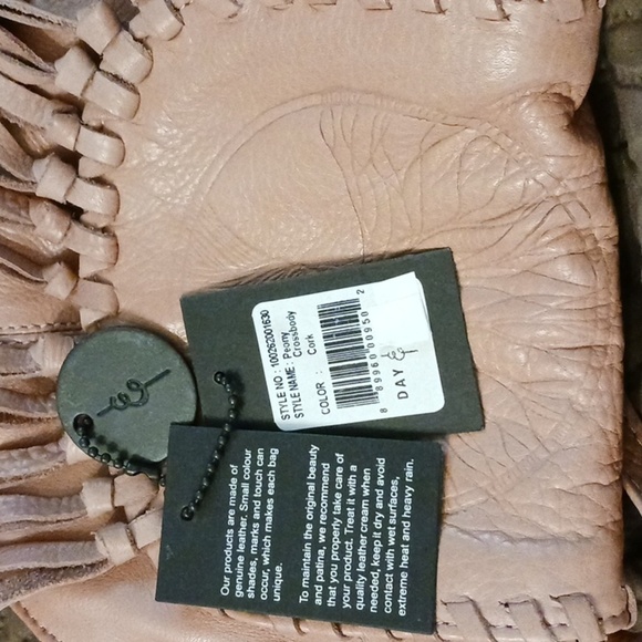 Day and Mood crossbody purse. Color Tan. - Picture 10 of 12